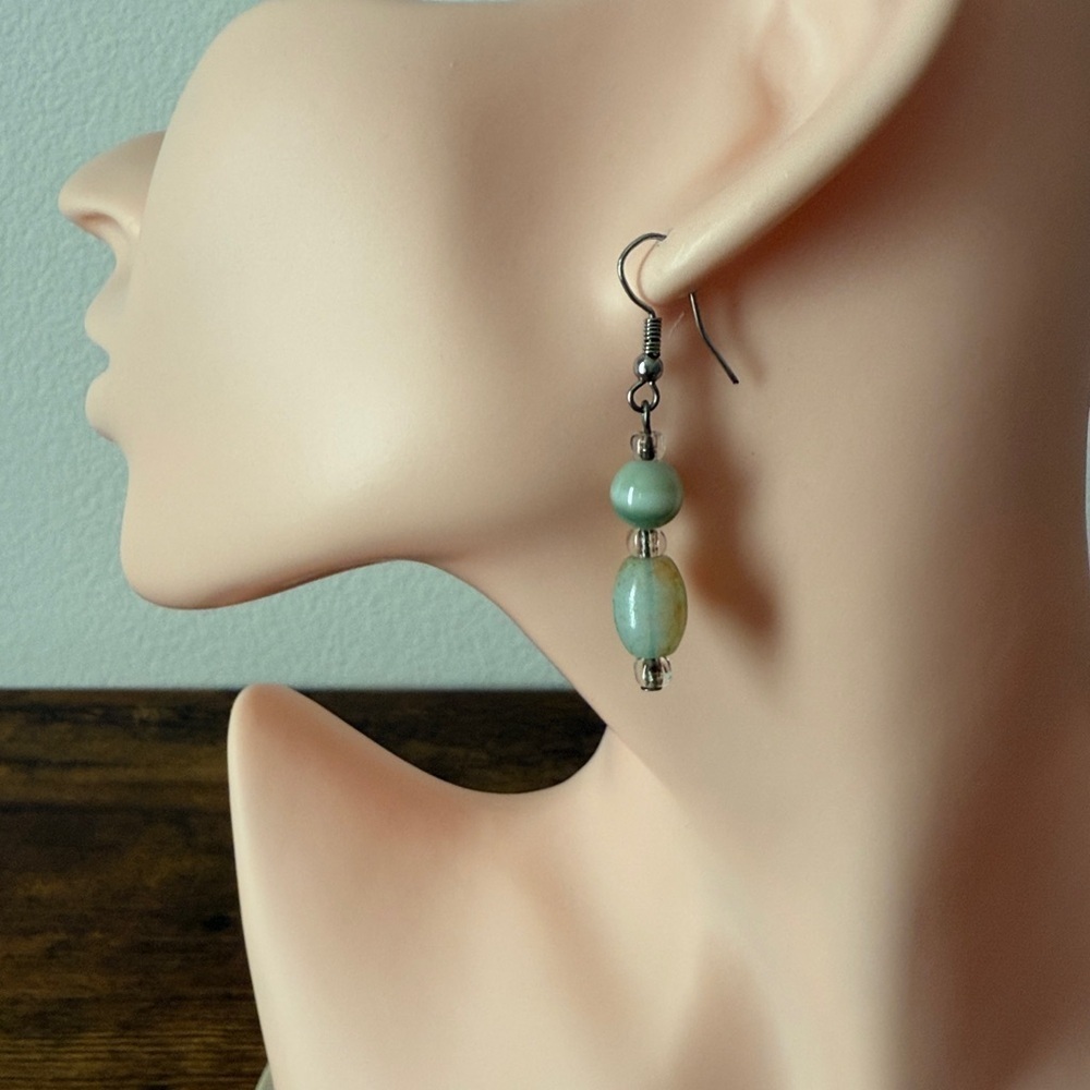 Elegant Green and Silver Jewelry Set